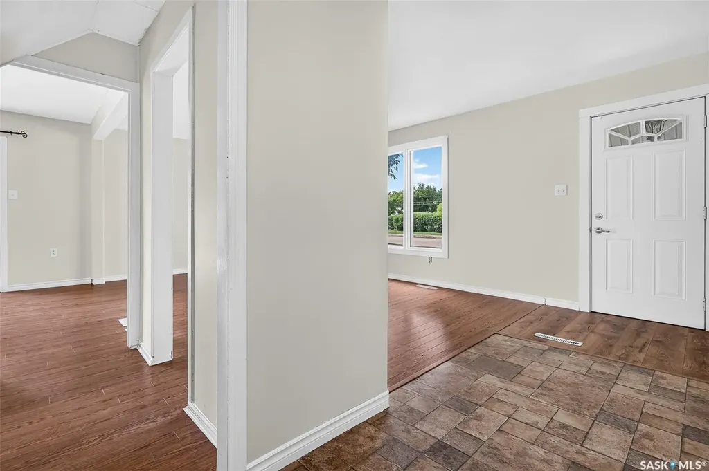 805 Athabasca Street E Moose Jaw SK S6H 0M6