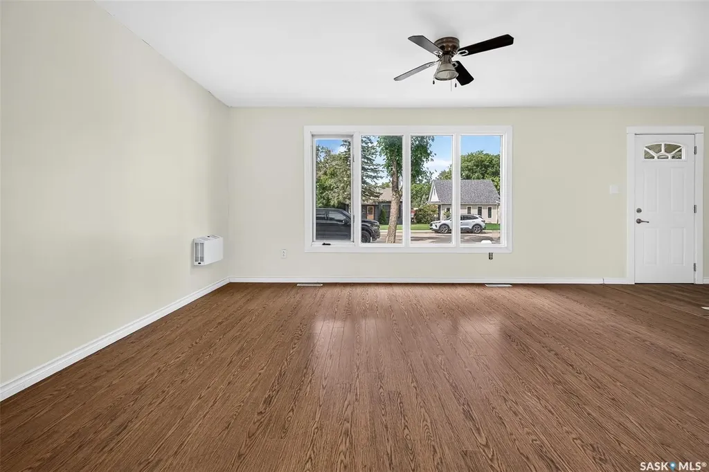 805 Athabasca Street E Moose Jaw SK S6H 0M6