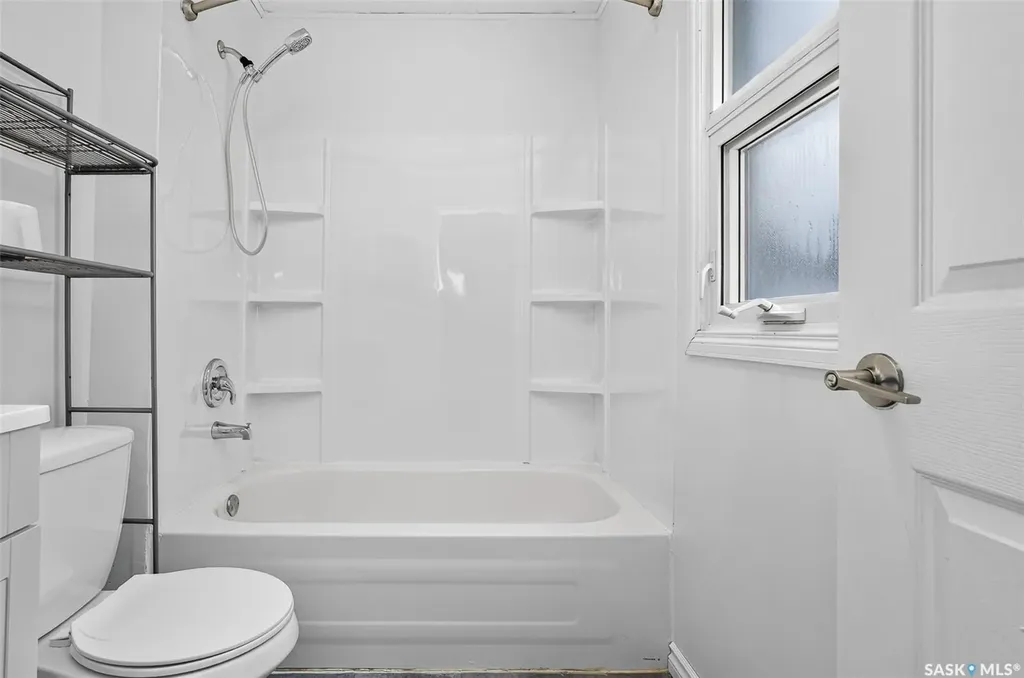 805 Athabasca Street E Moose Jaw SK S6H 0M6