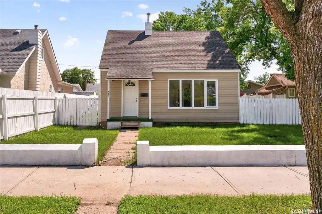 805 Athabasca Street E Moose Jaw SK S6H 0M6