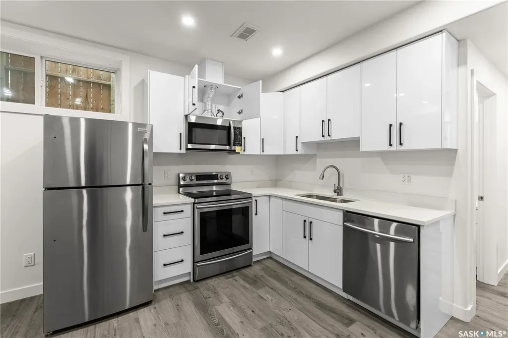 230 Wyant Lane Saskatoon SK S7S 1N1