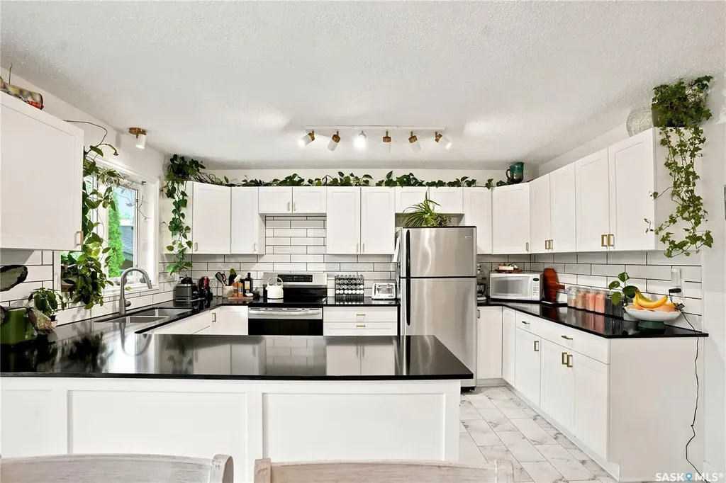 306 Ae Adams Lane Saskatoon SK S7H 5N4