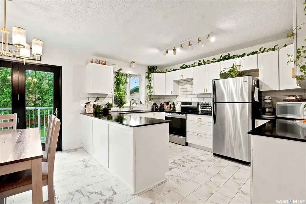 306 Ae Adams Lane Saskatoon SK S7H 5N4