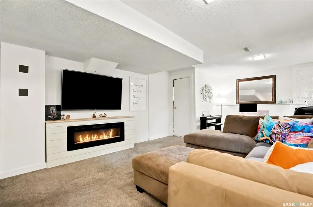 306 Ae Adams Lane Saskatoon SK S7H 5N4