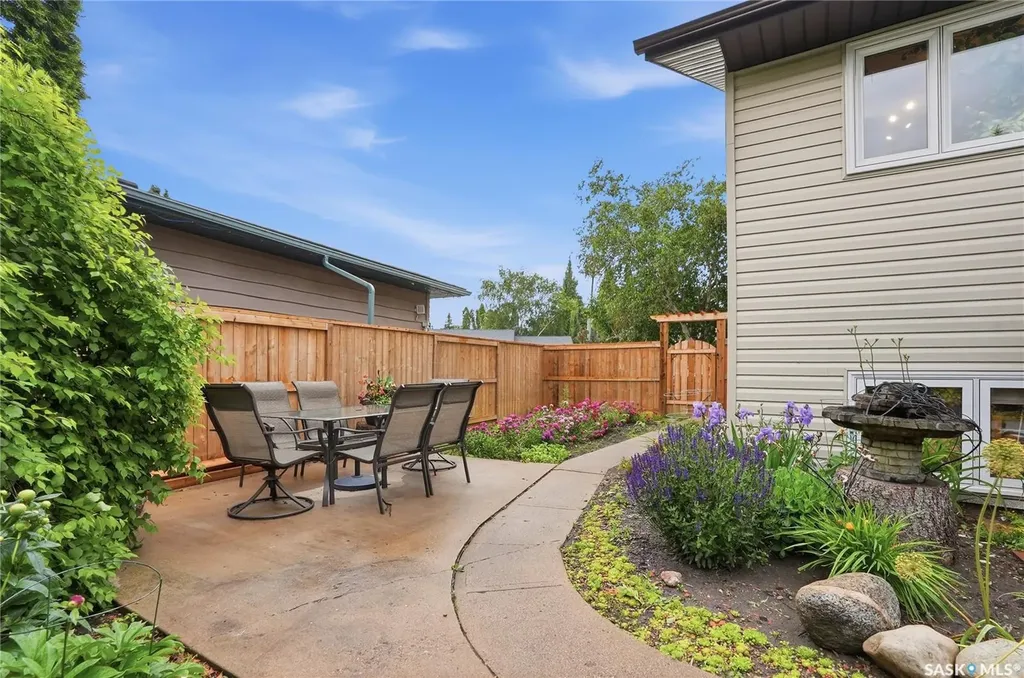 306 Ae Adams Lane Saskatoon SK S7H 5N4