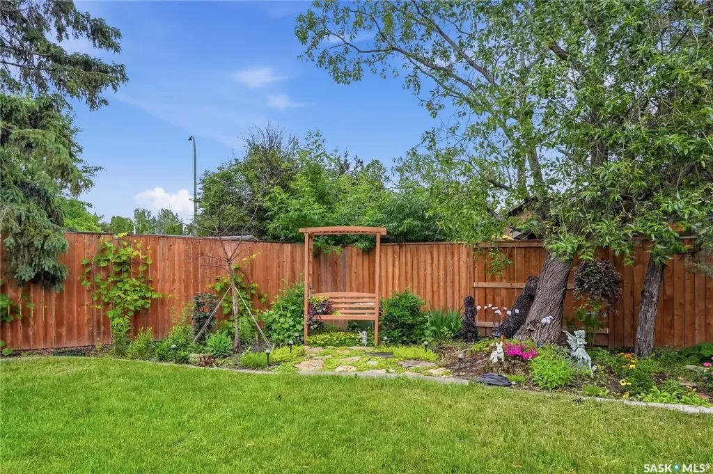 306 Ae Adams Lane Saskatoon SK S7H 5N4