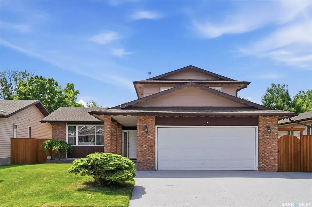 131 Keeley Crescent Saskatoon SK S7J 4B3