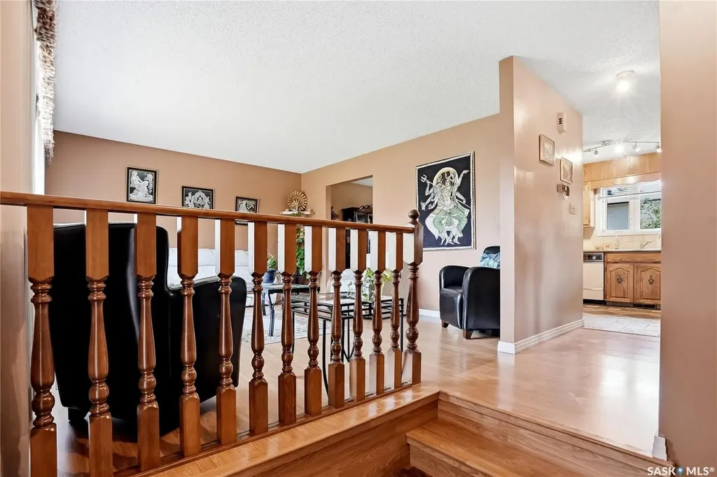 131 Keeley Crescent Saskatoon SK S7J 4B3
