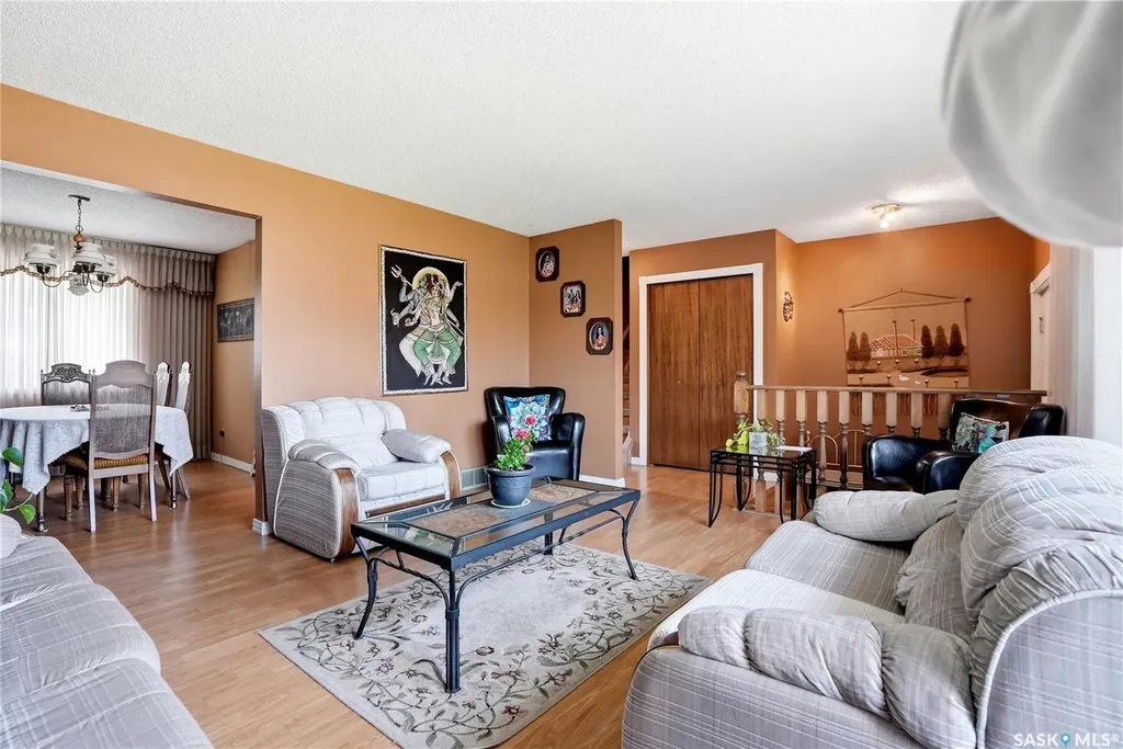 131 Keeley Crescent Saskatoon SK S7J 4B3