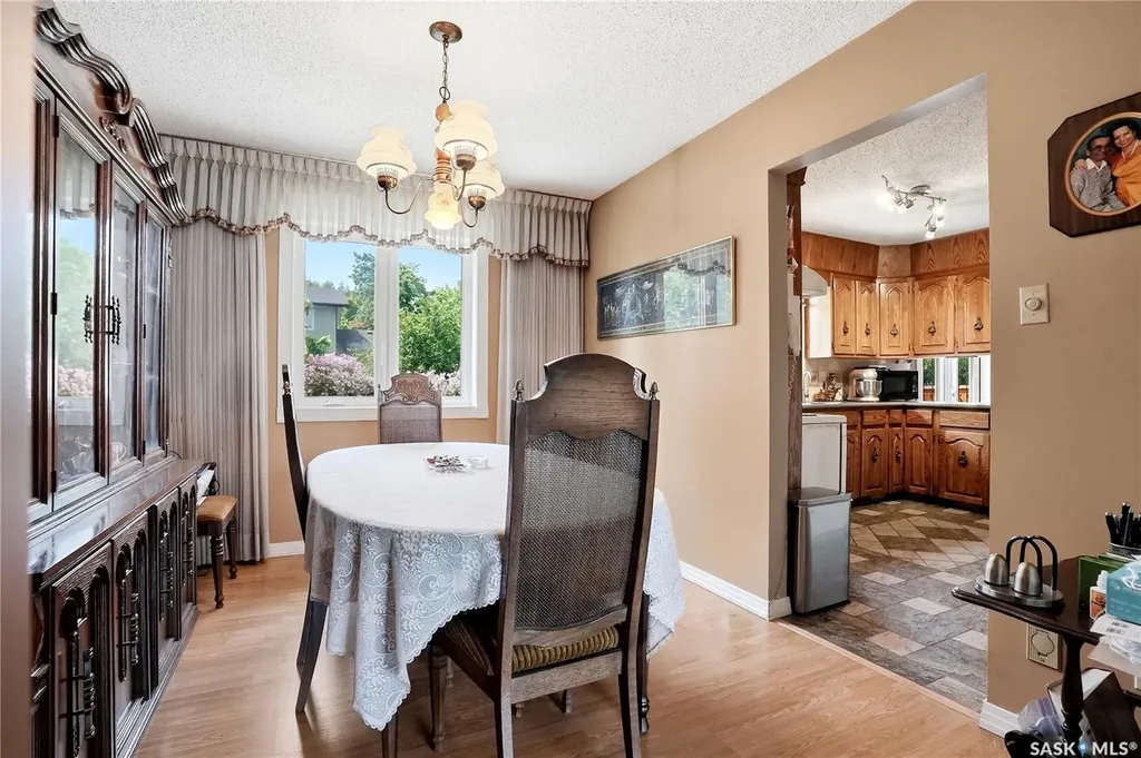 131 Keeley Crescent Saskatoon SK S7J 4B3
