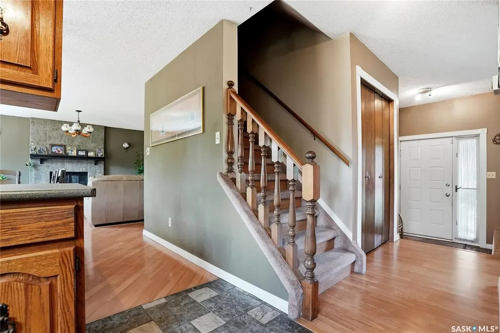 131 Keeley Crescent Saskatoon SK S7J 4B3