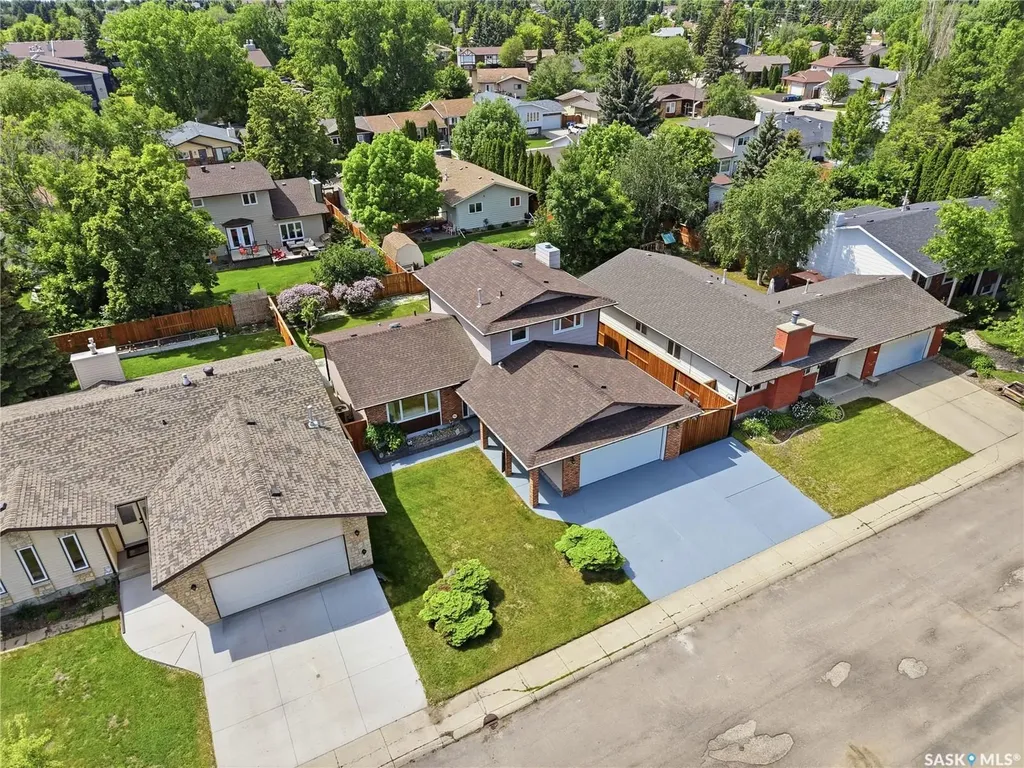 131 Keeley Crescent Saskatoon SK S7J 4B3