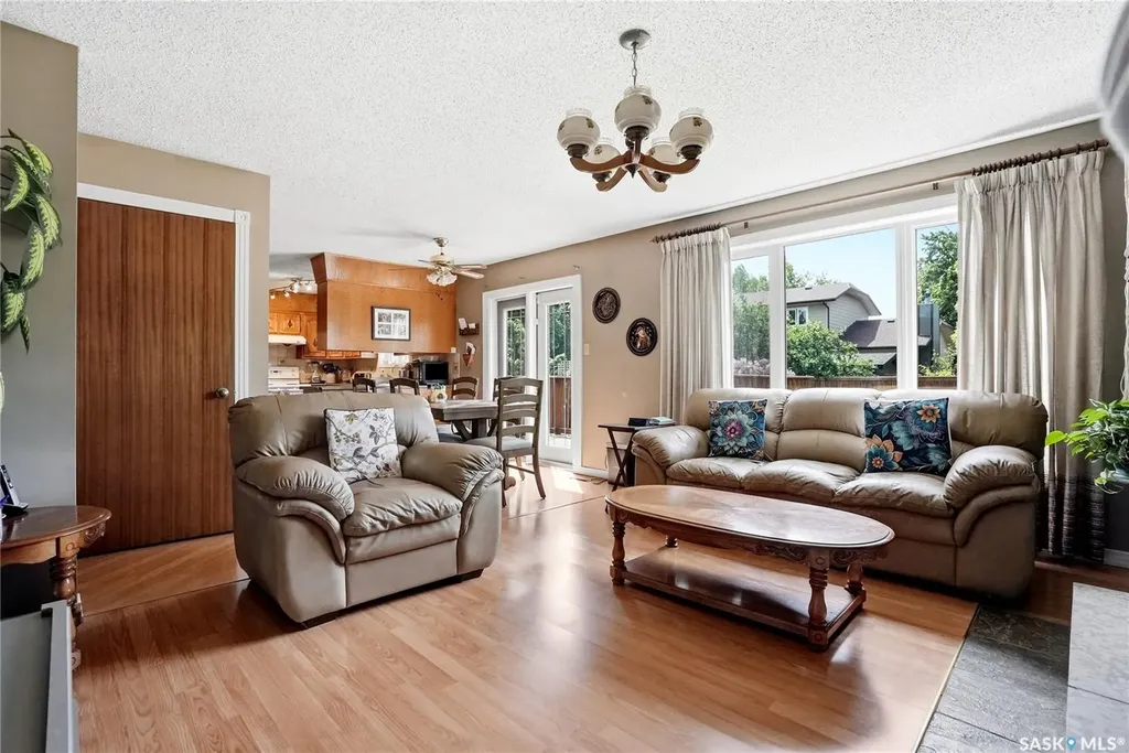 131 Keeley Crescent Saskatoon SK S7J 4B3