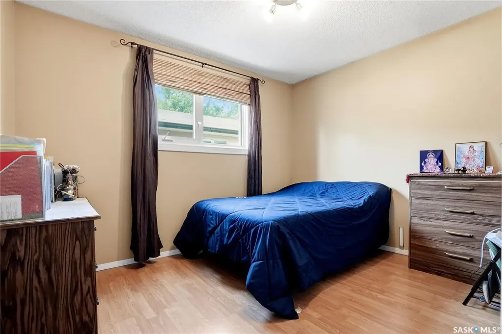 131 Keeley Crescent Saskatoon SK S7J 4B3