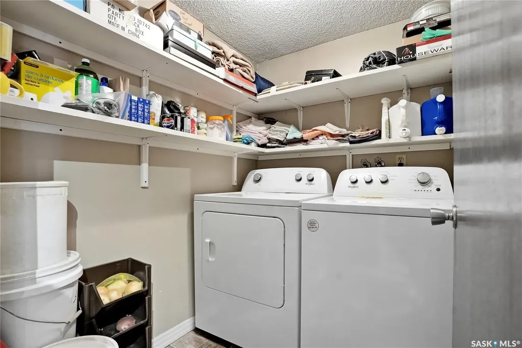 131 Keeley Crescent Saskatoon SK S7J 4B3