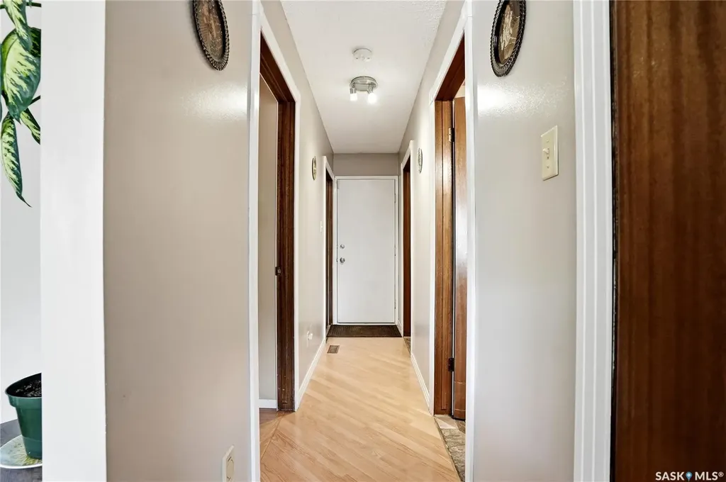 131 Keeley Crescent Saskatoon SK S7J 4B3