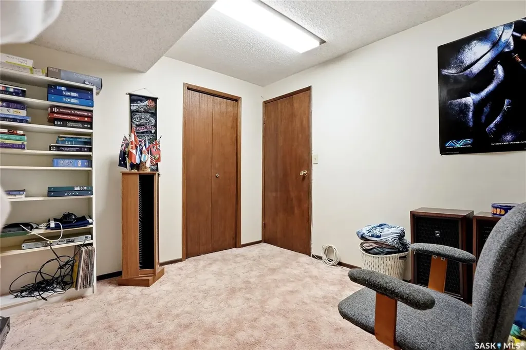 131 Keeley Crescent Saskatoon SK S7J 4B3