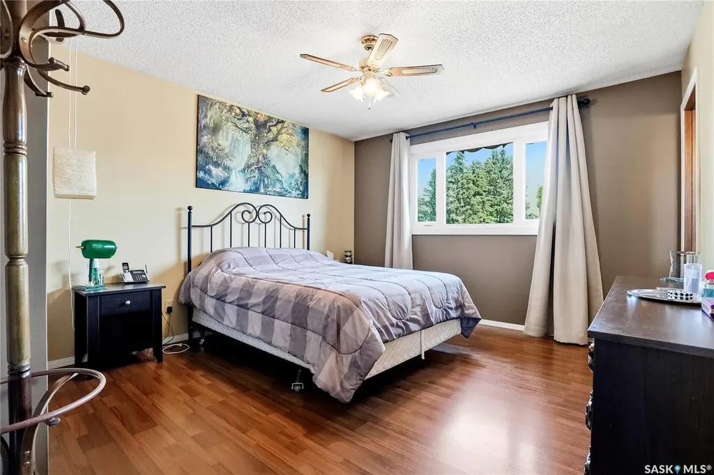 131 Keeley Crescent Saskatoon SK S7J 4B3