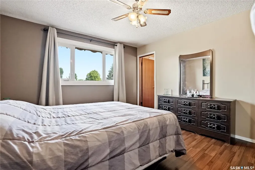 131 Keeley Crescent Saskatoon SK S7J 4B3