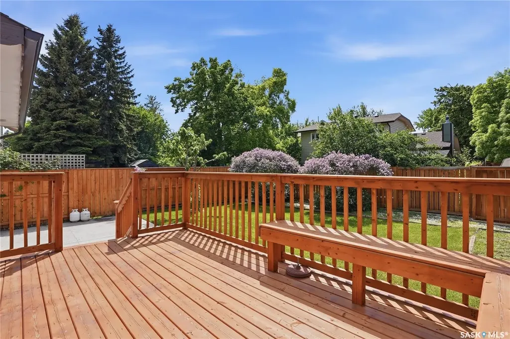 131 Keeley Crescent Saskatoon SK S7J 4B3