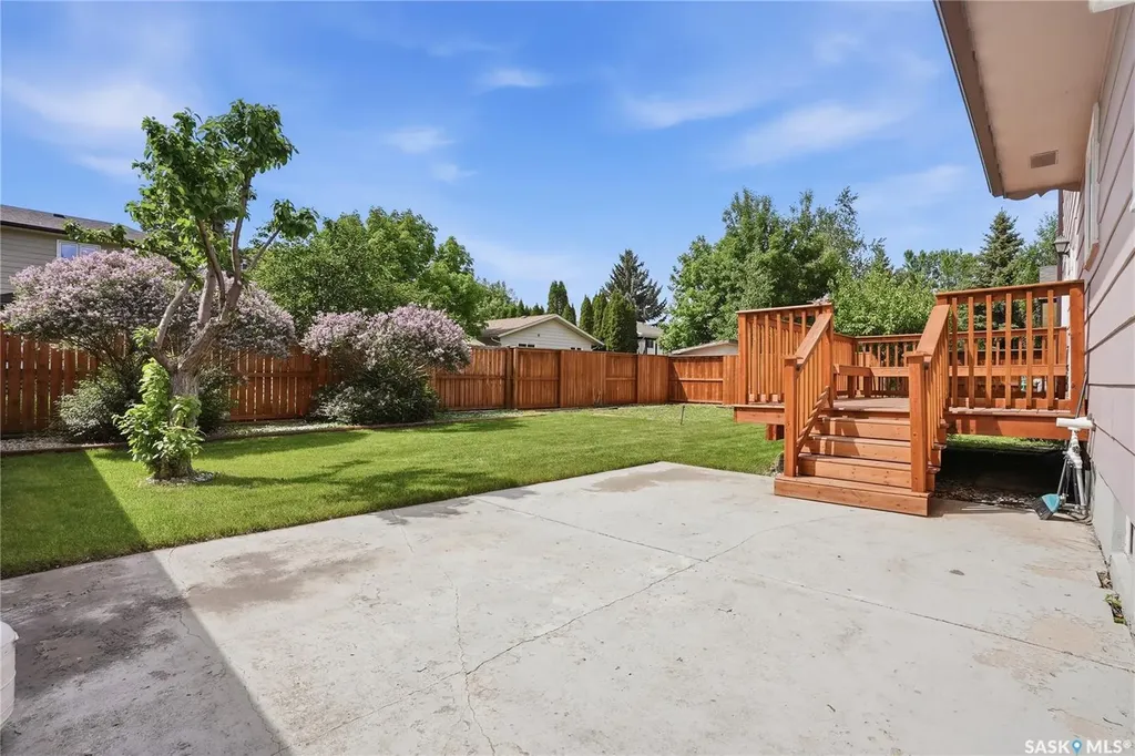 131 Keeley Crescent Saskatoon SK S7J 4B3