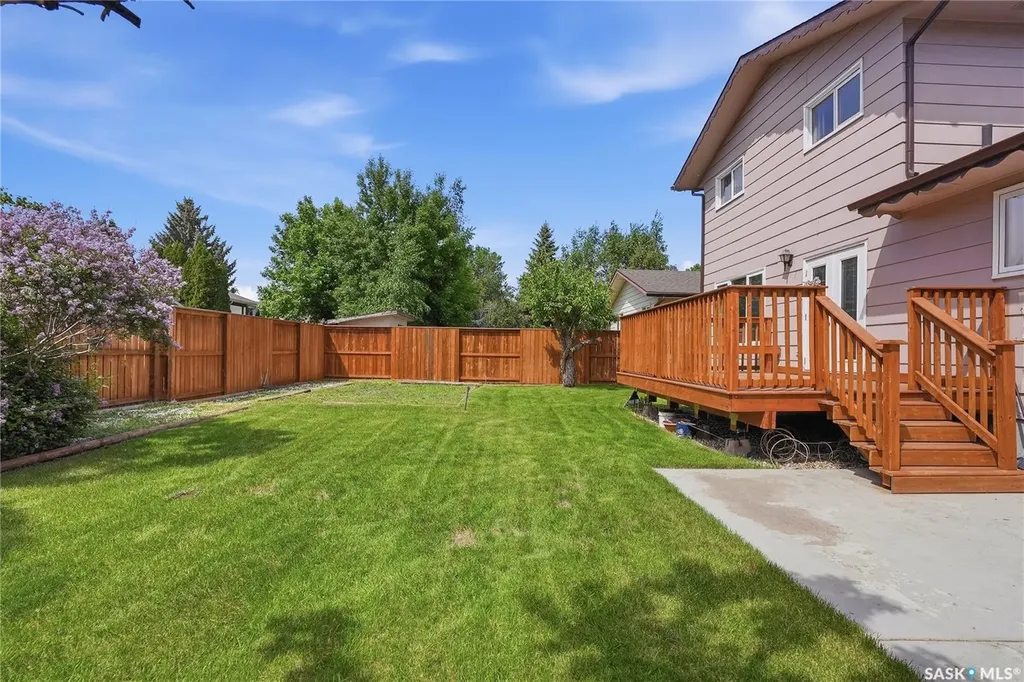 131 Keeley Crescent Saskatoon SK S7J 4B3