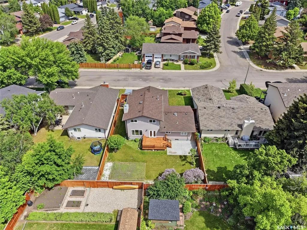 131 Keeley Crescent Saskatoon SK S7J 4B3