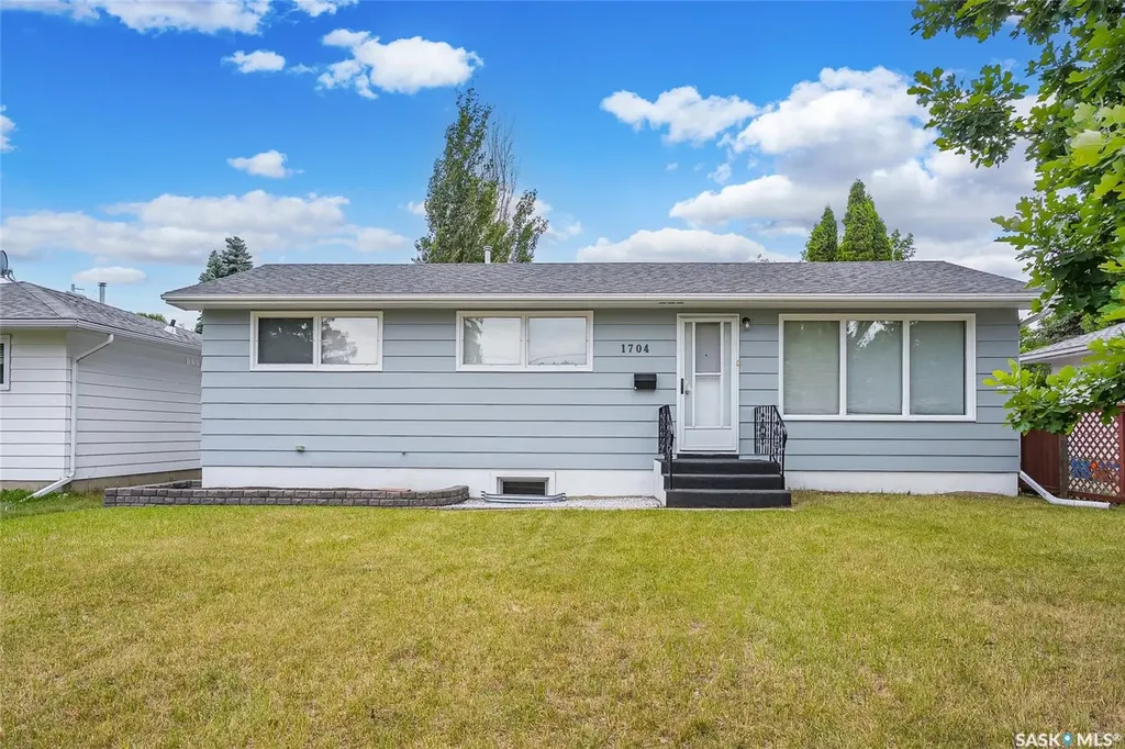 1704 Preston Avenue S Saskatoon SK S7H 2V8