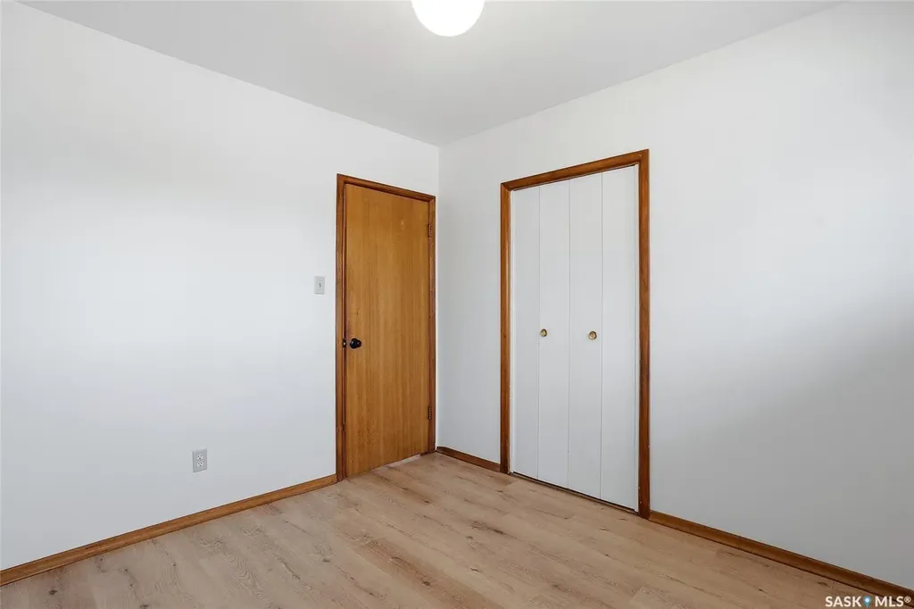 1704 Preston Avenue S Saskatoon SK S7H 2V8