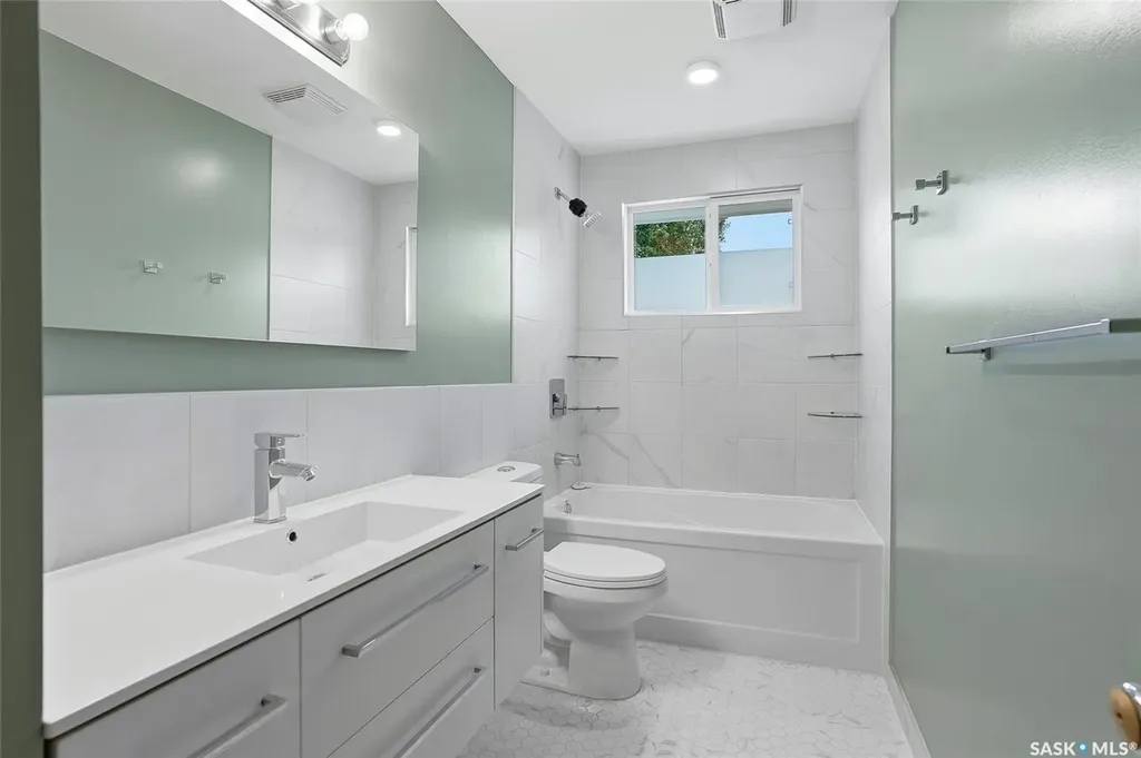 1704 Preston Avenue S Saskatoon SK S7H 2V8