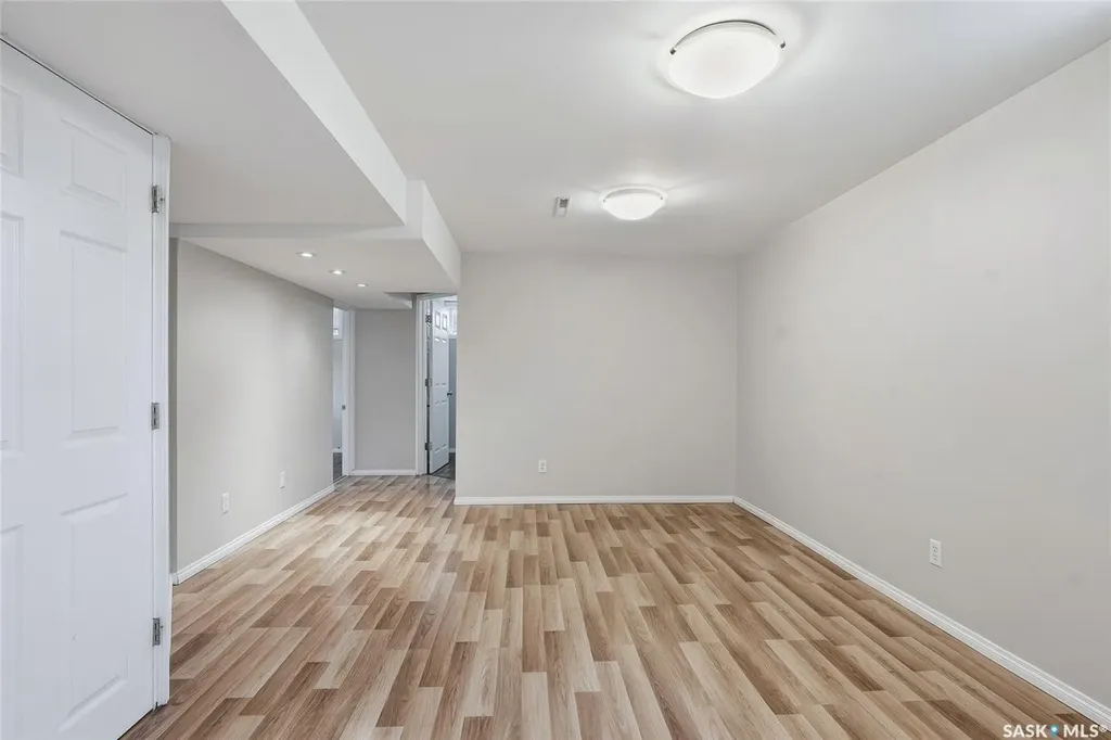 1704 Preston Avenue S Saskatoon SK S7H 2V8