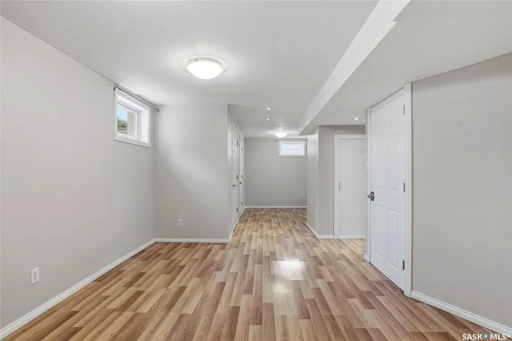 1704 Preston Avenue S Saskatoon SK S7H 2V8