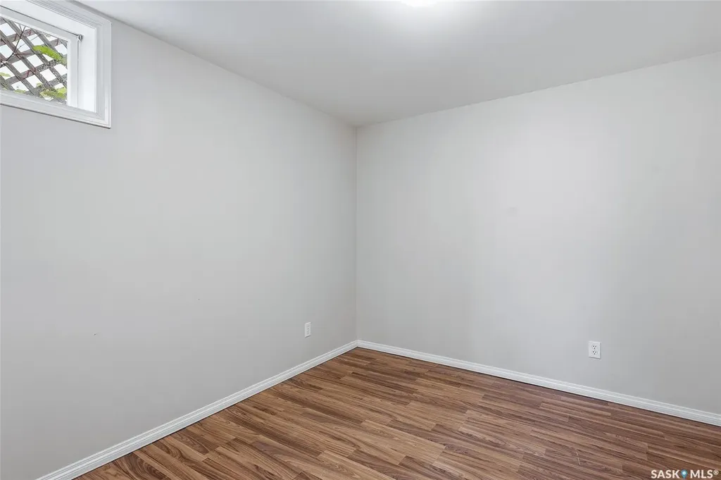 1704 Preston Avenue S Saskatoon SK S7H 2V8