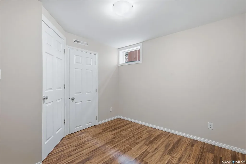 1704 Preston Avenue S Saskatoon SK S7H 2V8