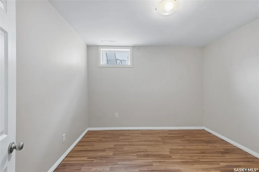 1704 Preston Avenue S Saskatoon SK S7H 2V8