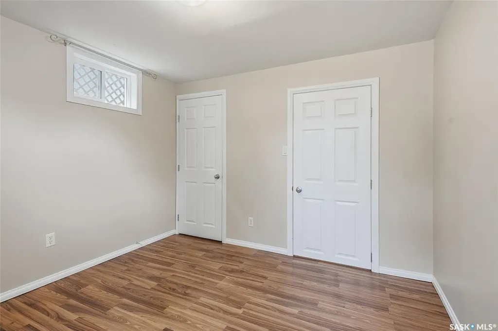 1704 Preston Avenue S Saskatoon SK S7H 2V8