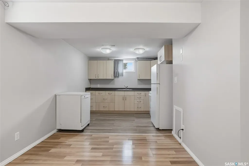1704 Preston Avenue S Saskatoon SK S7H 2V8