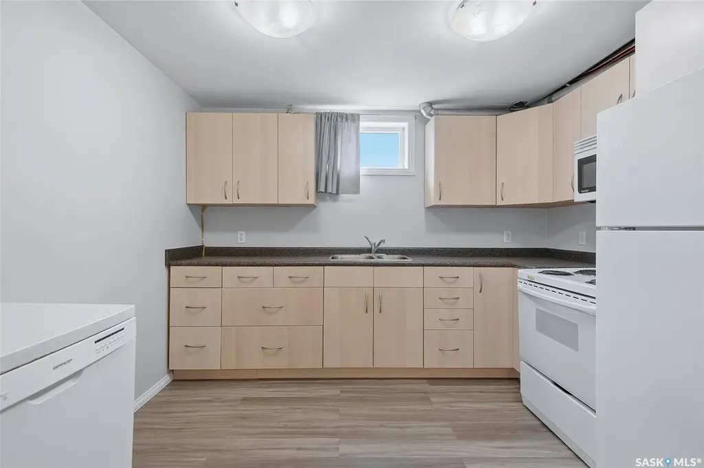 1704 Preston Avenue S Saskatoon SK S7H 2V8