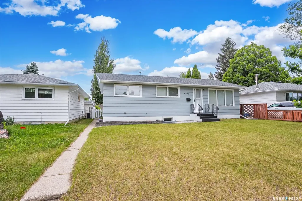 1704 Preston Avenue S Saskatoon SK S7H 2V8