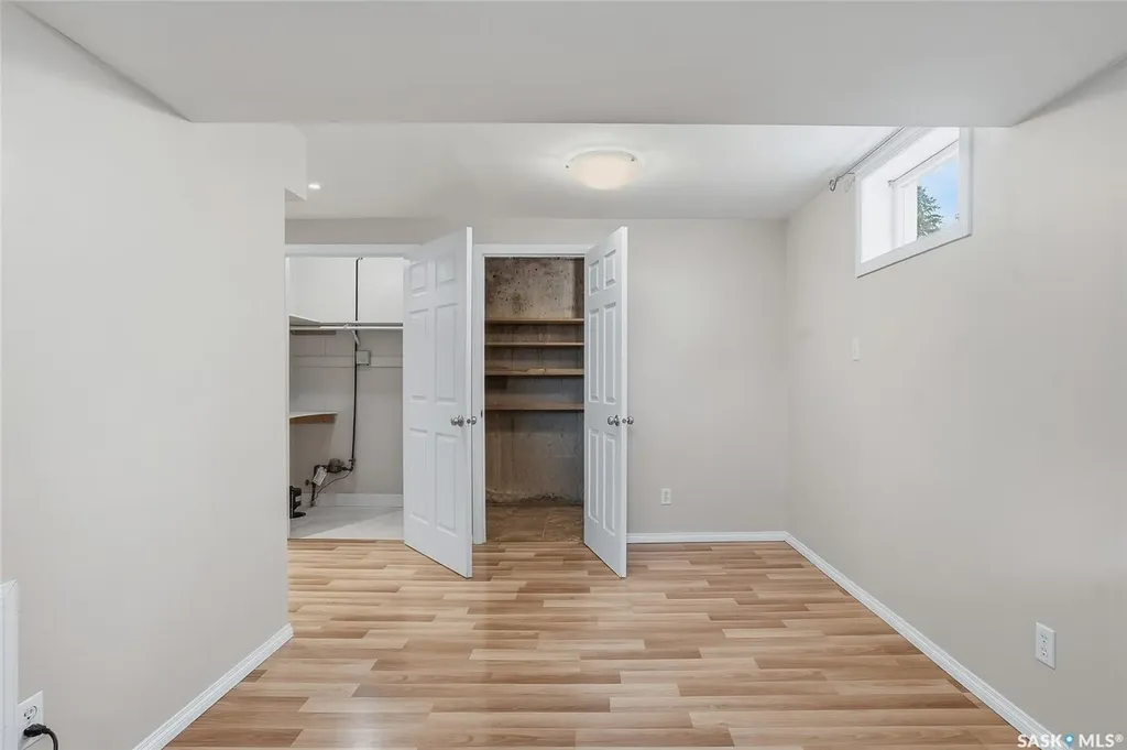 1704 Preston Avenue S Saskatoon SK S7H 2V8