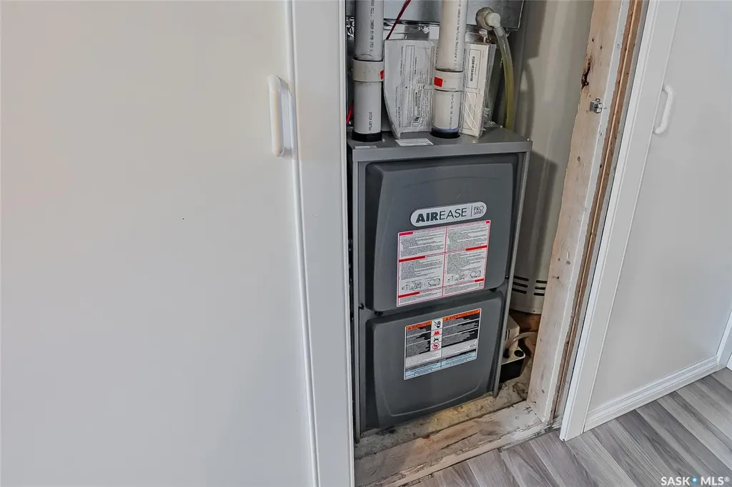 1704 Preston Avenue S Saskatoon SK S7H 2V8