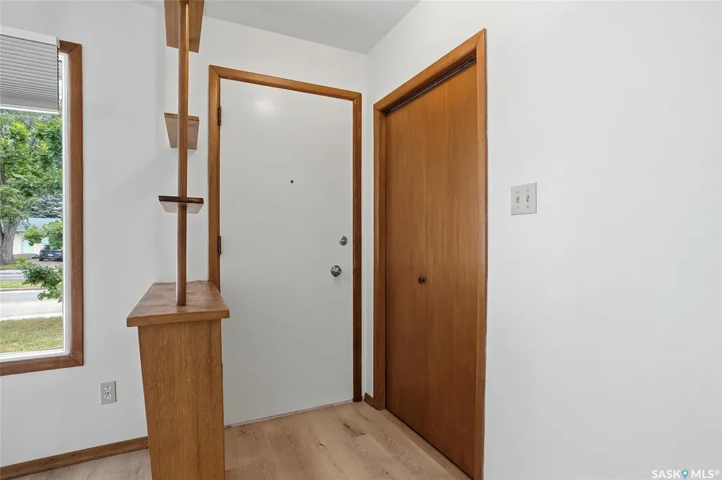 1704 Preston Avenue S Saskatoon SK S7H 2V8