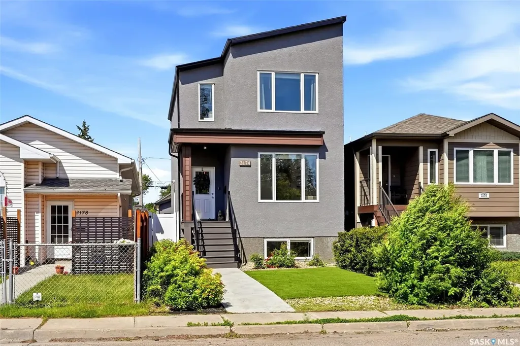 2174 Elliott Street Regina SK S4N 3H2