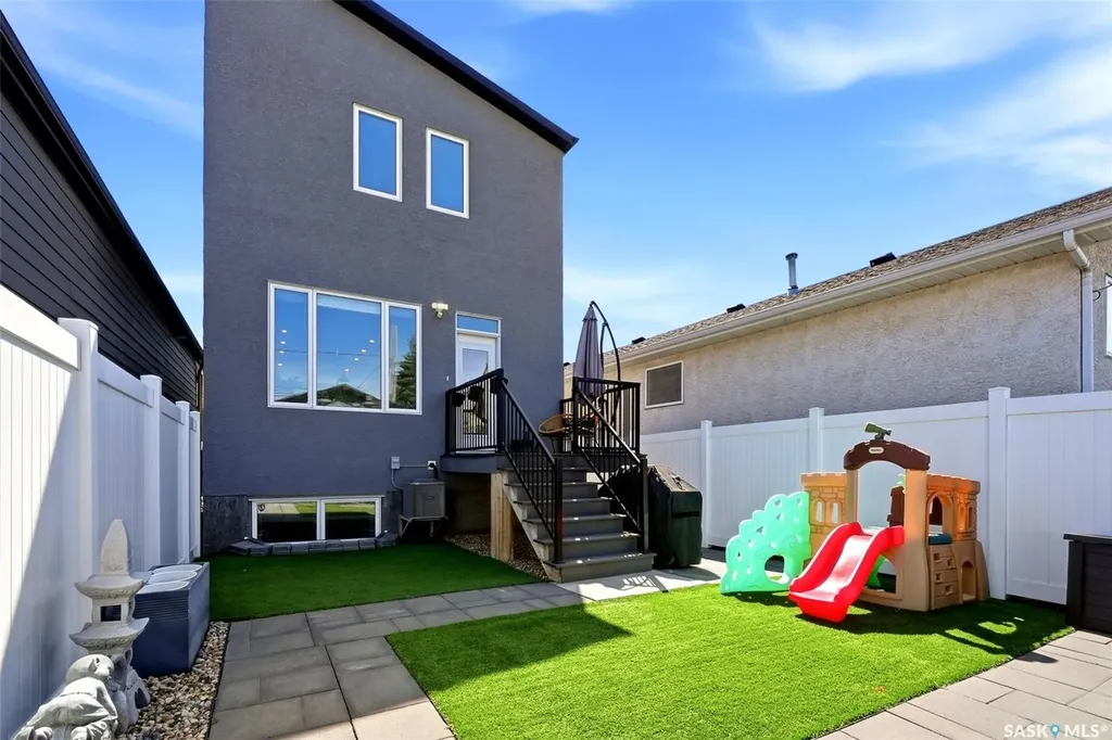 2174 Elliott Street Regina SK S4N 3H2