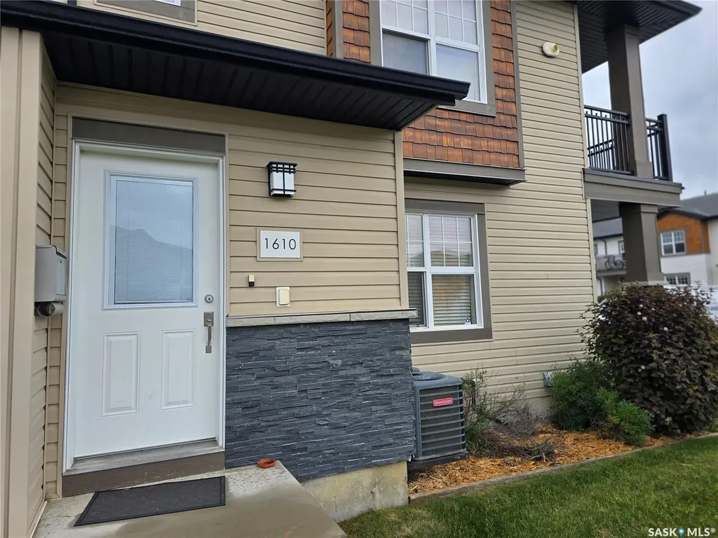 1015 Patrick Crescent Saskatoon SK S7W 0M3