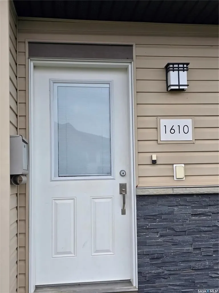 1015 Patrick Crescent Saskatoon SK S7W 0M3