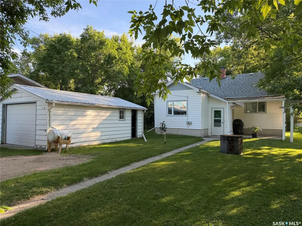 109 Lonsdale Street Wawota SK S0G 5A0