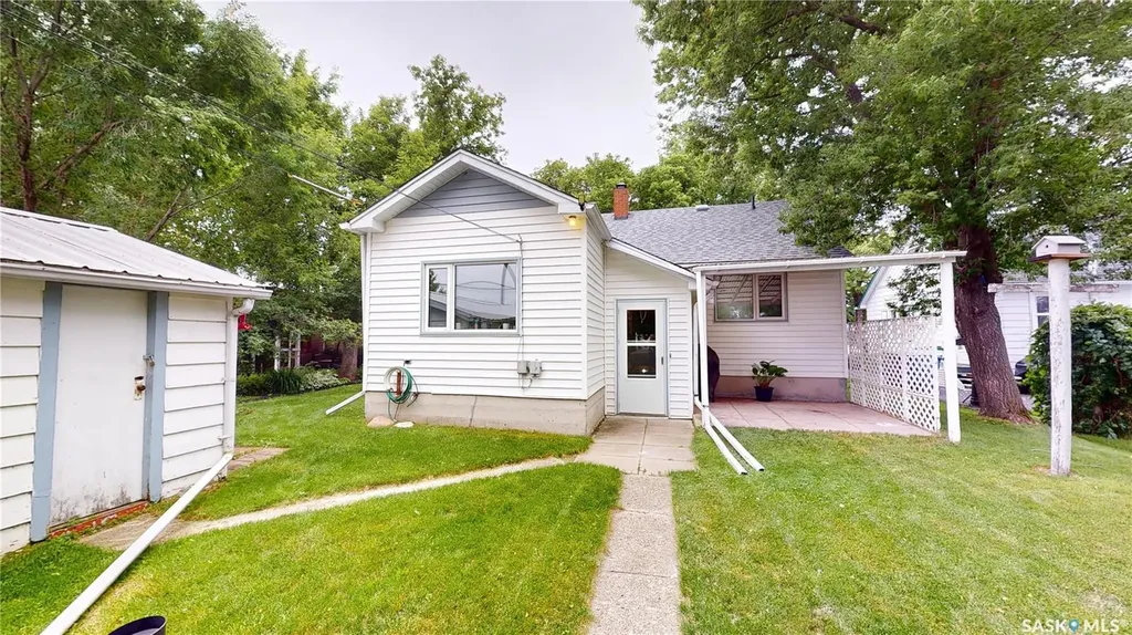 109 Lonsdale Street Wawota SK S0G 5A0