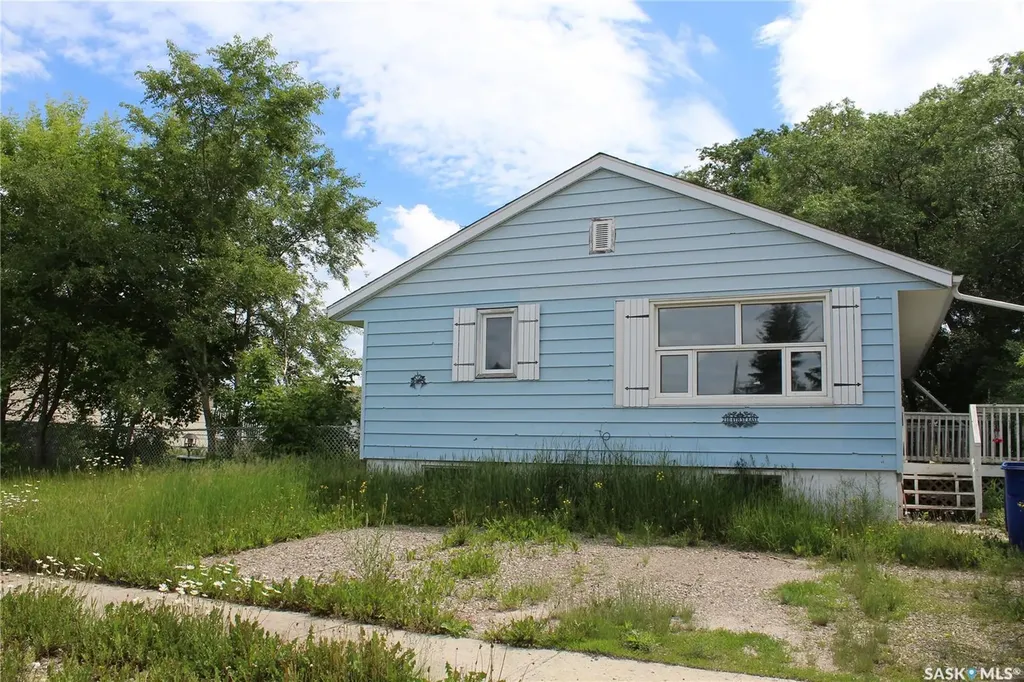 214 4th Street E Wilkie SK S0K 4W0