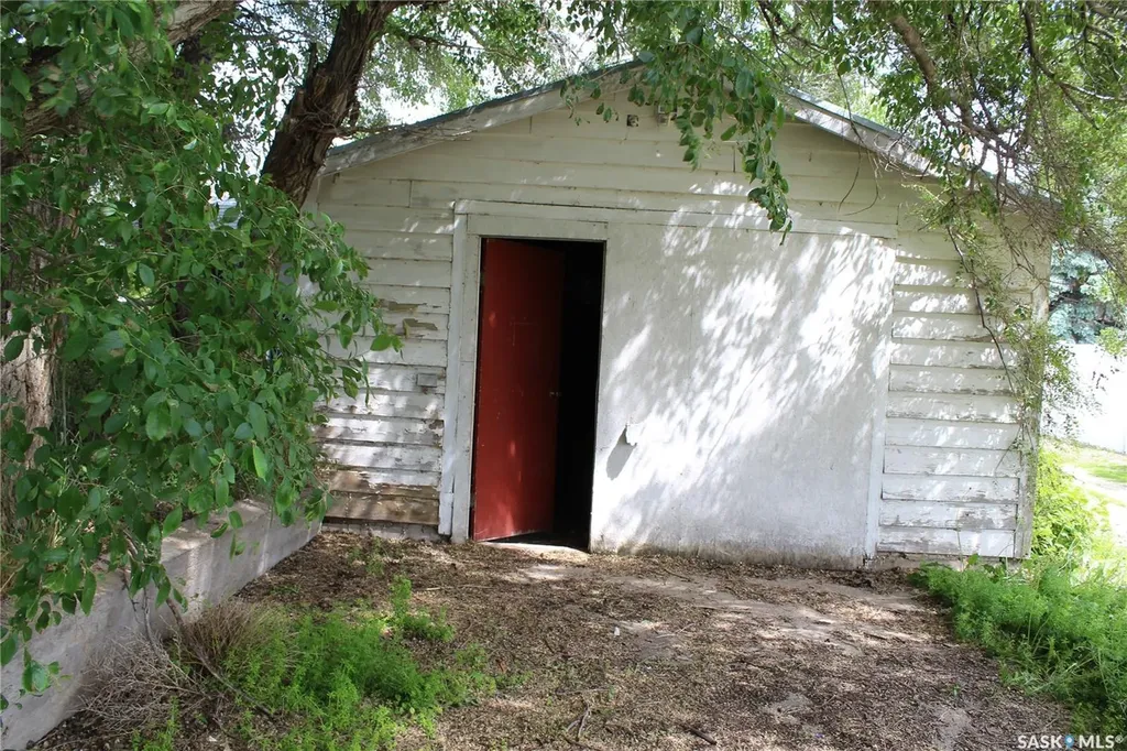214 4th Street E Wilkie SK S0K 4W0